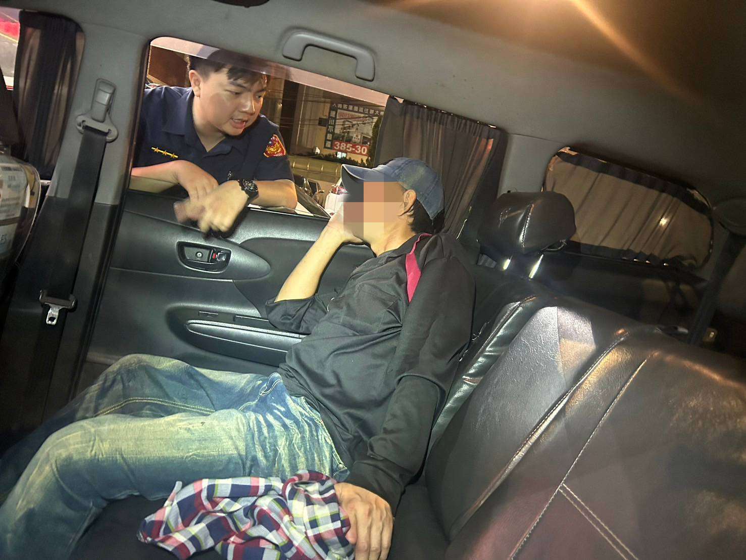 男醉到不省人事 運將討嘸車資好無奈 382796 0