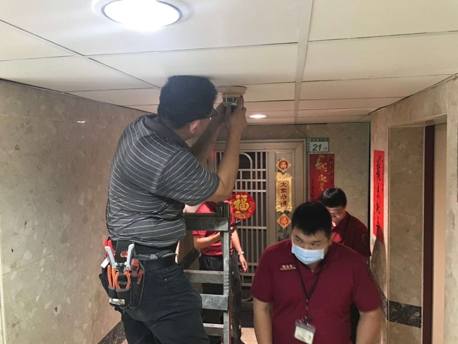 高樓層消防公安聯合稽查 聚焦防火填塞落實度 444