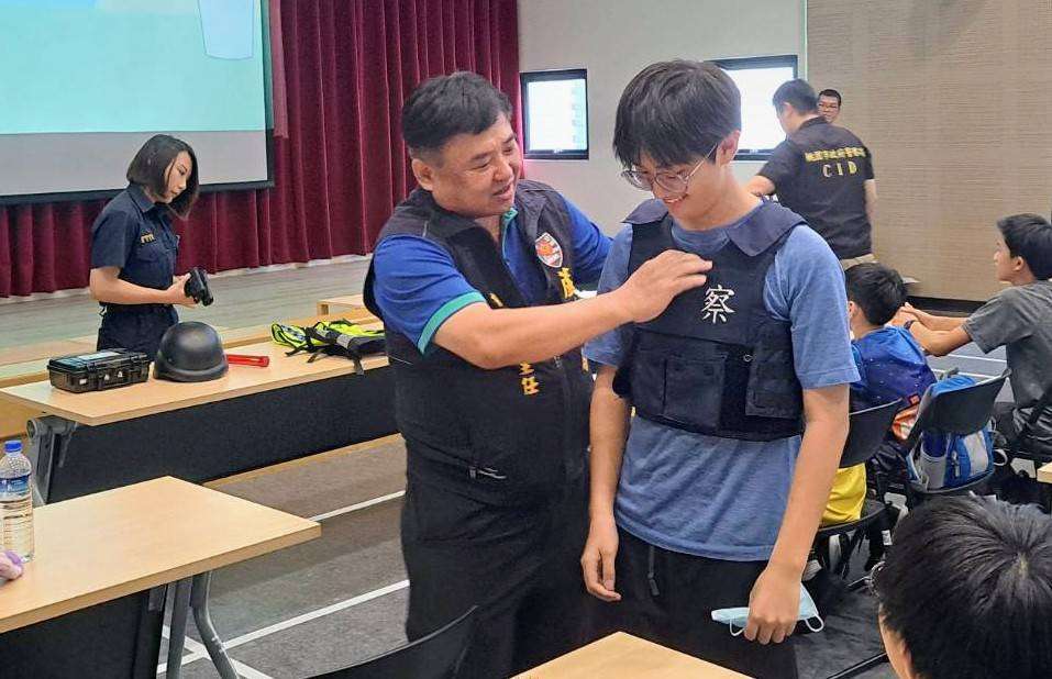 國小學子參訪蘆竹分局 防詐、反毒觀念向下扎根 457844