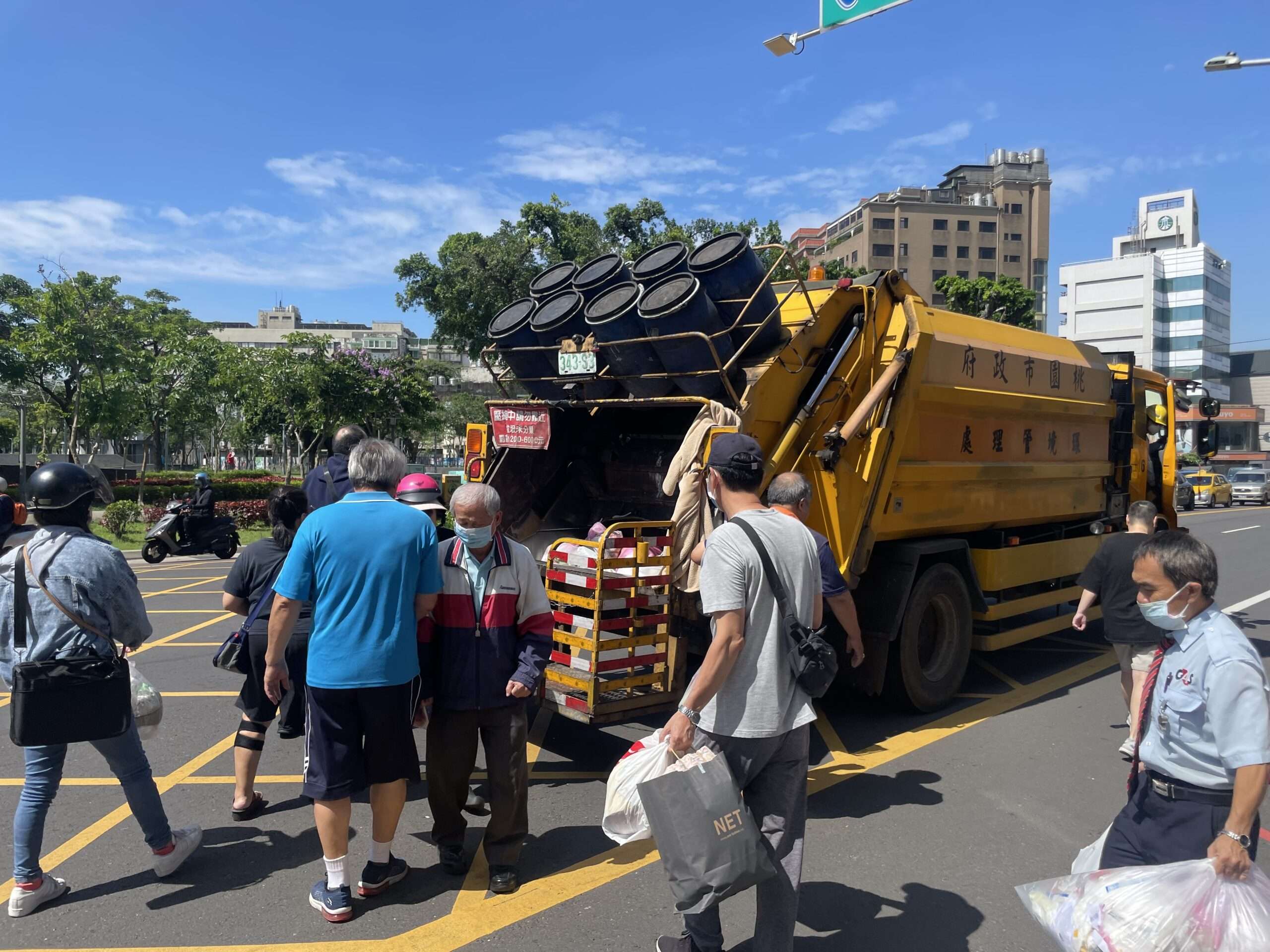 桃園垃圾車端午連假不打烊 倒廚餘前記得做1事