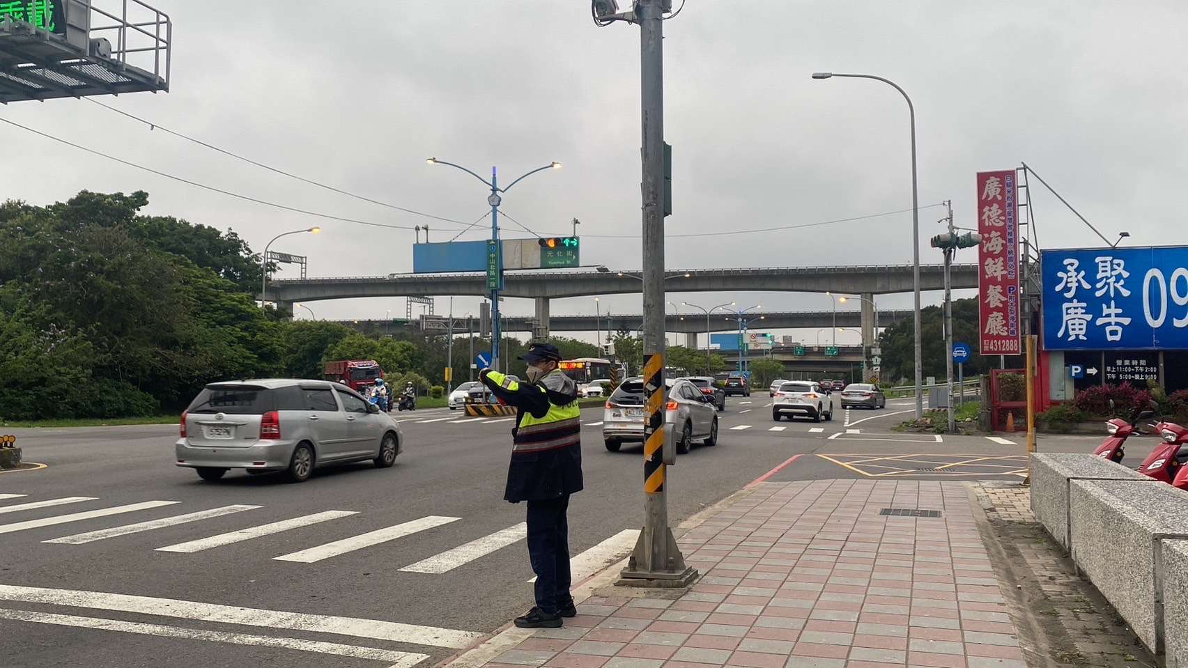 端午連假出遊車潮多 楊梅警提醒這些事 S 64970806