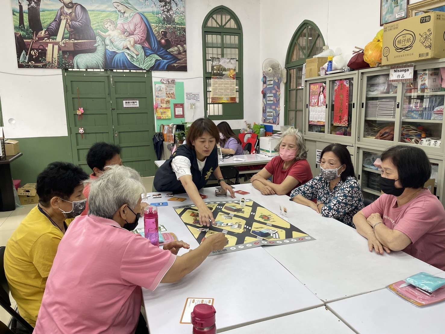 龜山警陪長輩玩桌遊 認識常見詐騙手法 bfcuoes