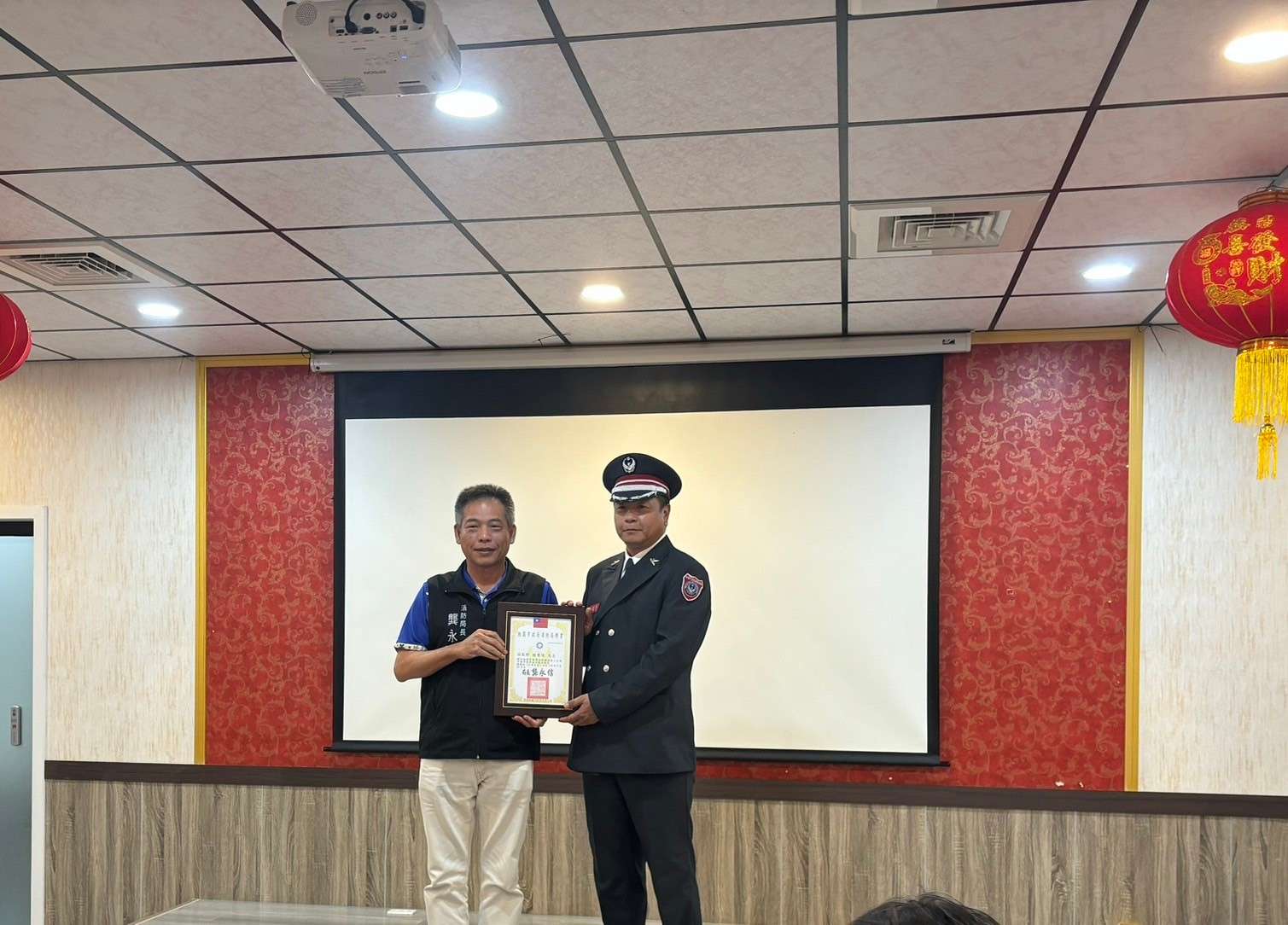 風管工廠老闆熱血助人 擔任青埔義消分隊長 gs45g54swg 2