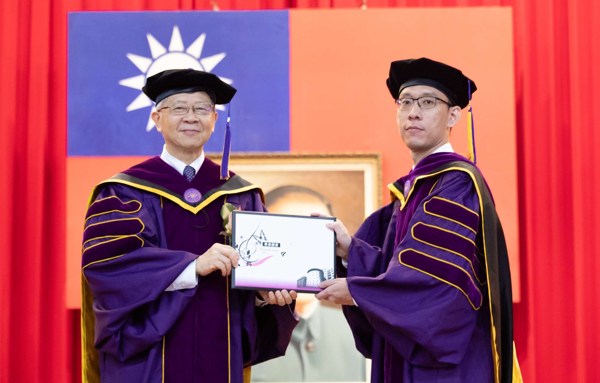長庚大學畢業典禮 湯明哲期許學子成為駕馭AI的人 圖1
