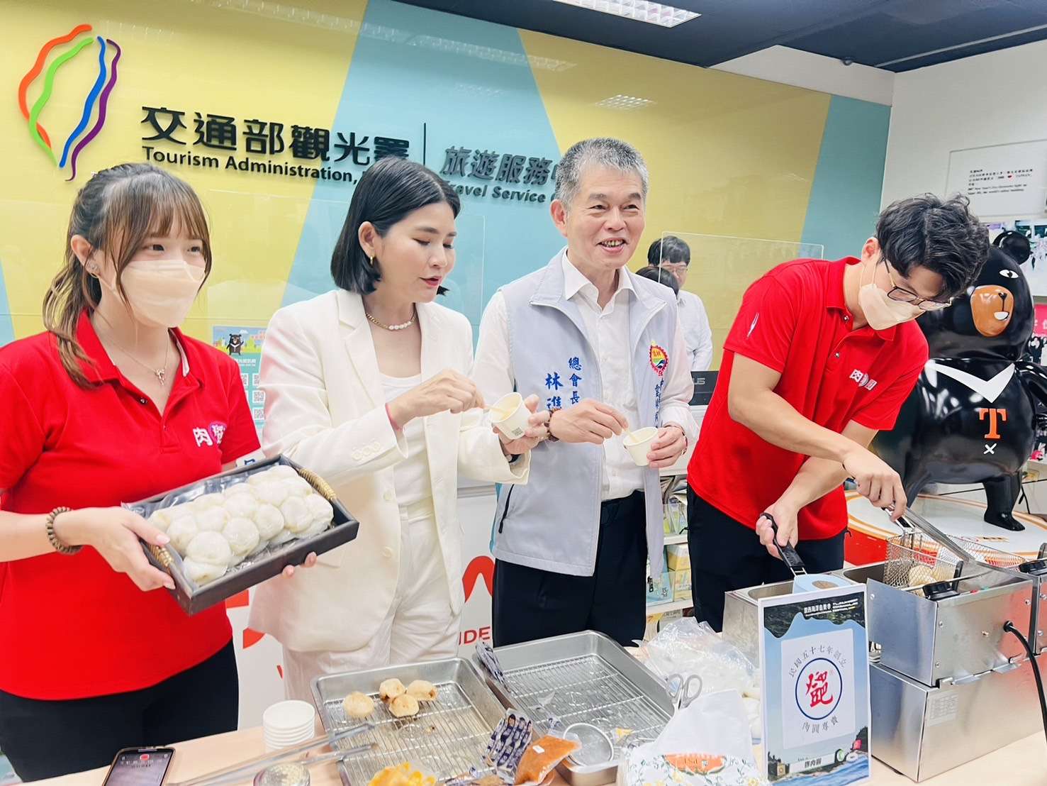 雲林知名小吃鄧肉圓現場料理雲西海洋音樂季特製小肉圓 0
