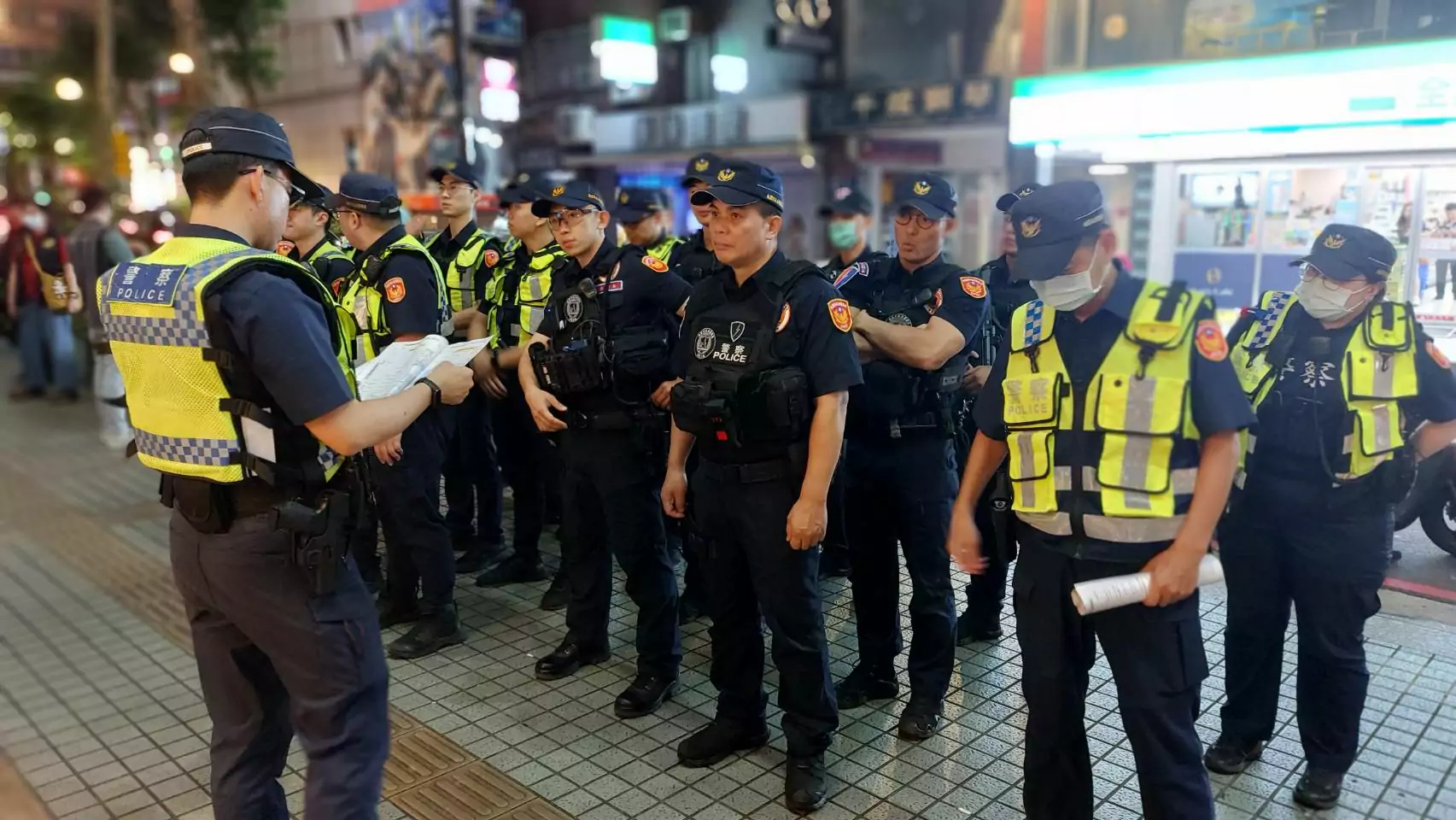 桃警雷霆除暴成果斐然 掃盪黑金槍毒詐確保治安穩定 - 早安台灣新聞 | Morning Taiwan News