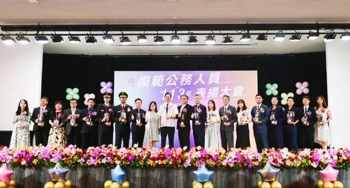 為桃園奉獻心力!張善政表揚18模範公務員亮眼表現 20240702142411145