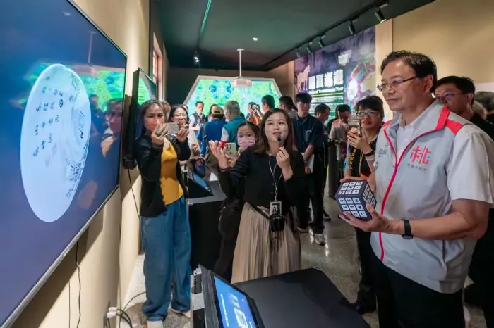 3D立體影像技術呈現 故宮國寶中壢仁海宮看得到 3D立體影像技術呈現 故宮國寶中壢仁海宮看得到