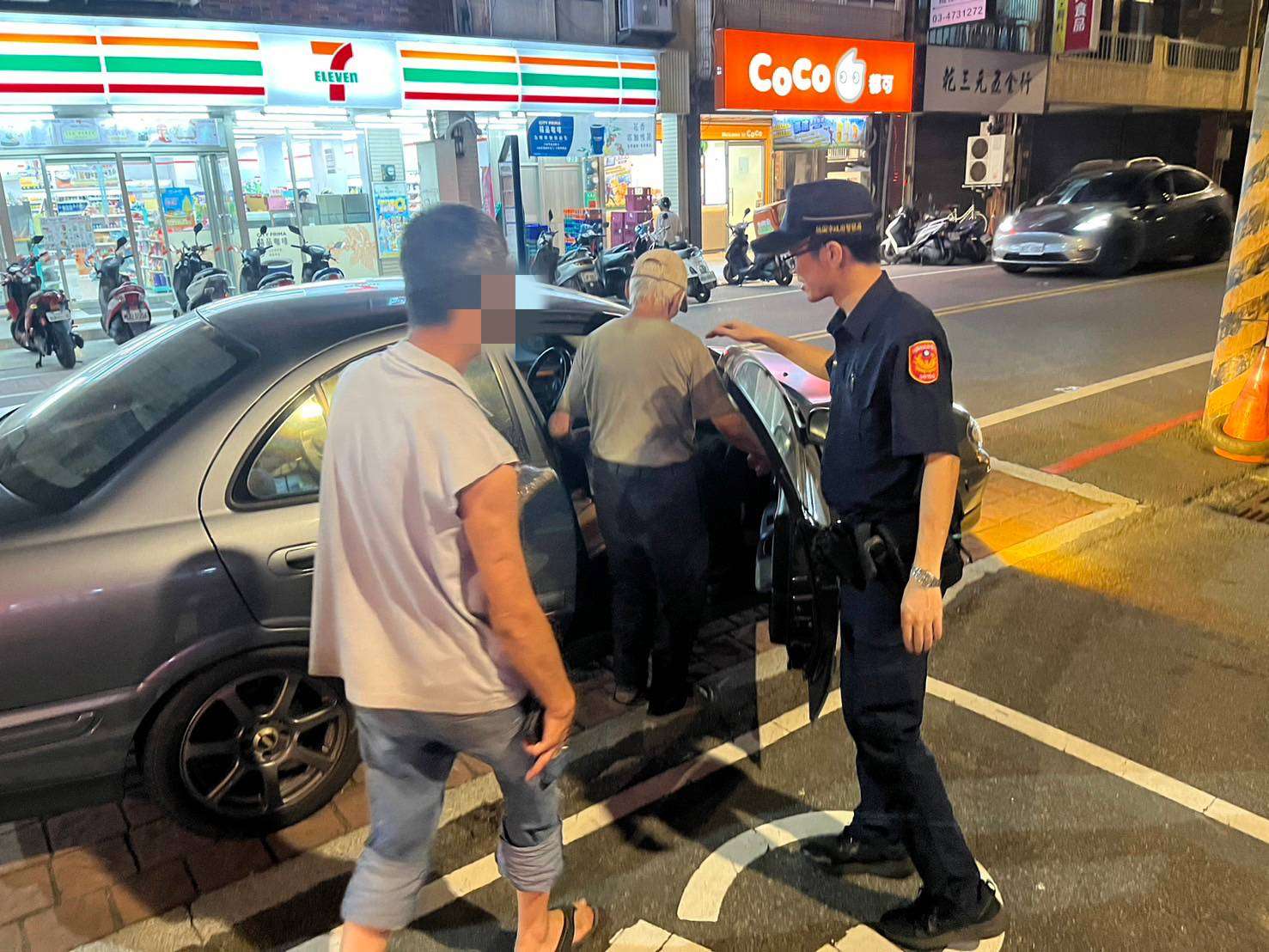 從湖口走到觀音!8旬翁散步迷途 大園警助返家 394365 0