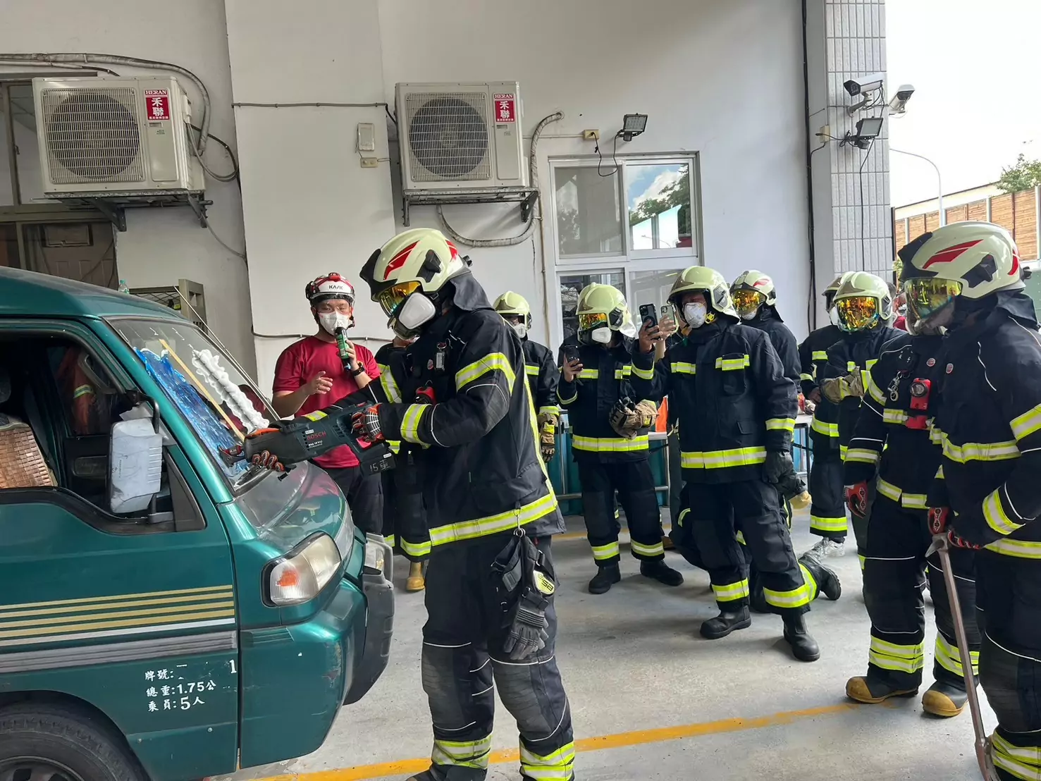 楊梅義消展現守護民眾決心 不畏酷暑重裝上陣加強救援能力 4