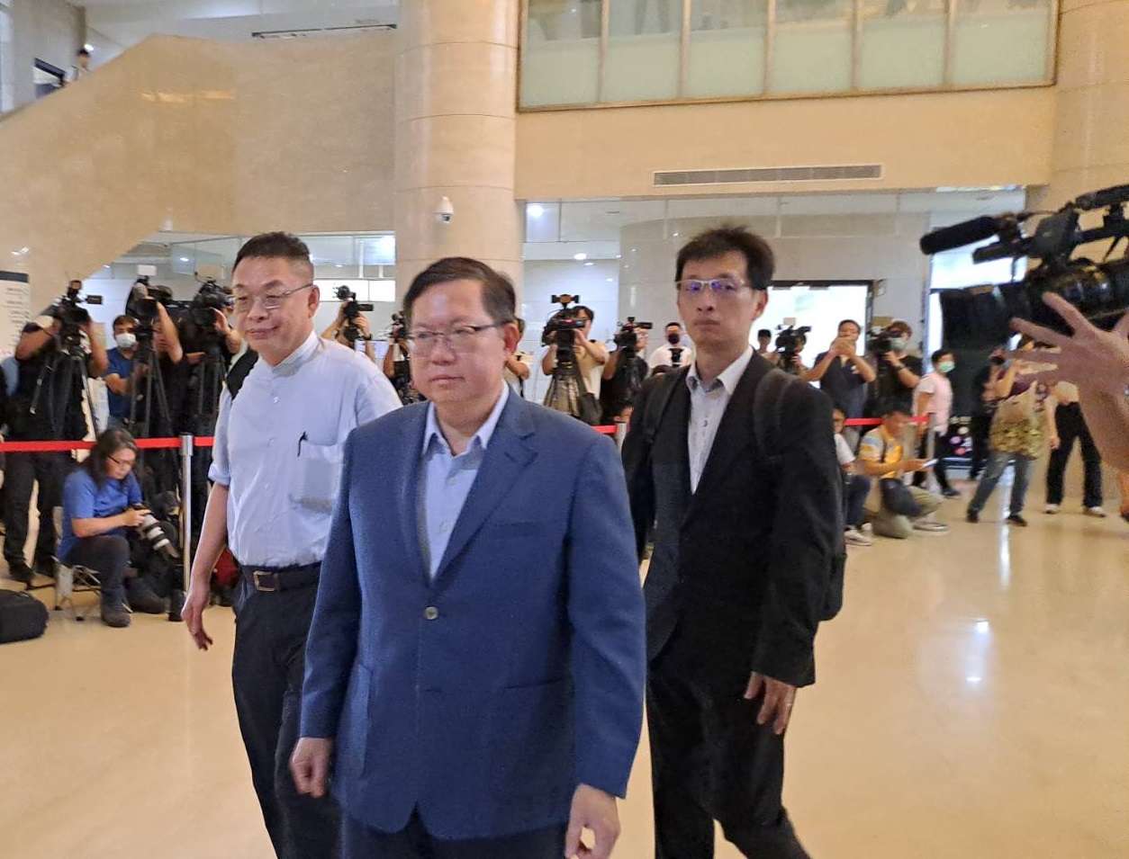 涉貪案重開羈押庭 鄭文燦面色凝重走進桃院