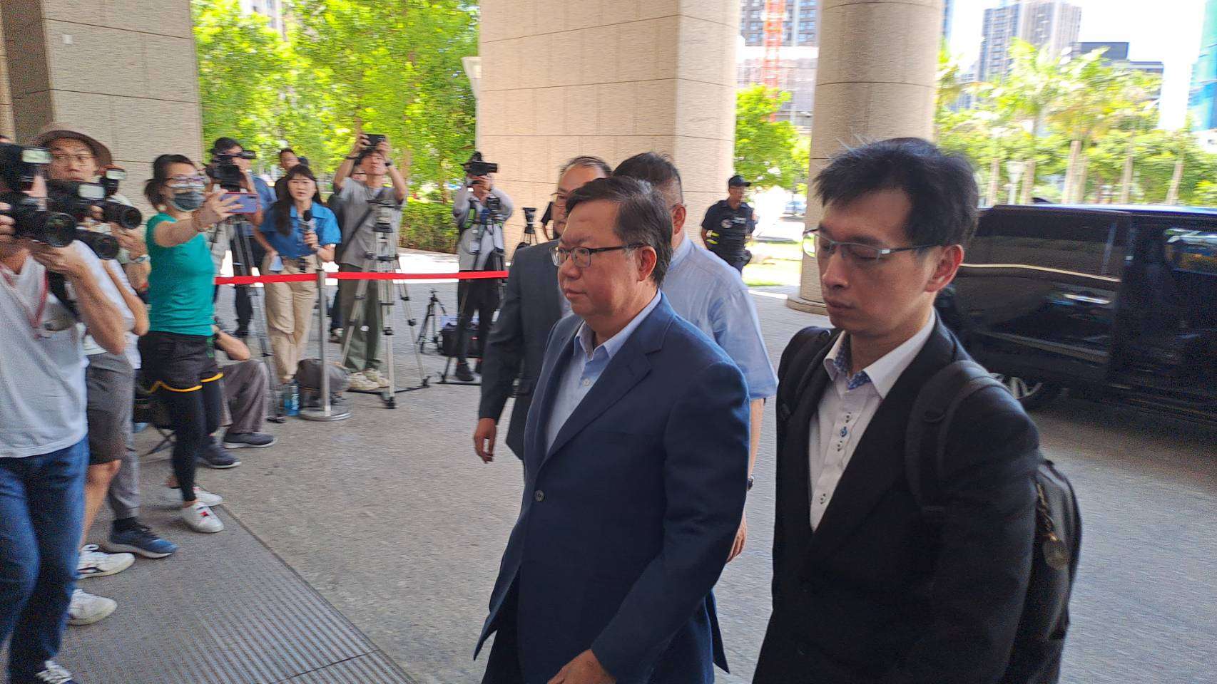 快訊/桃園地院更裁鄭文燦1200萬交保