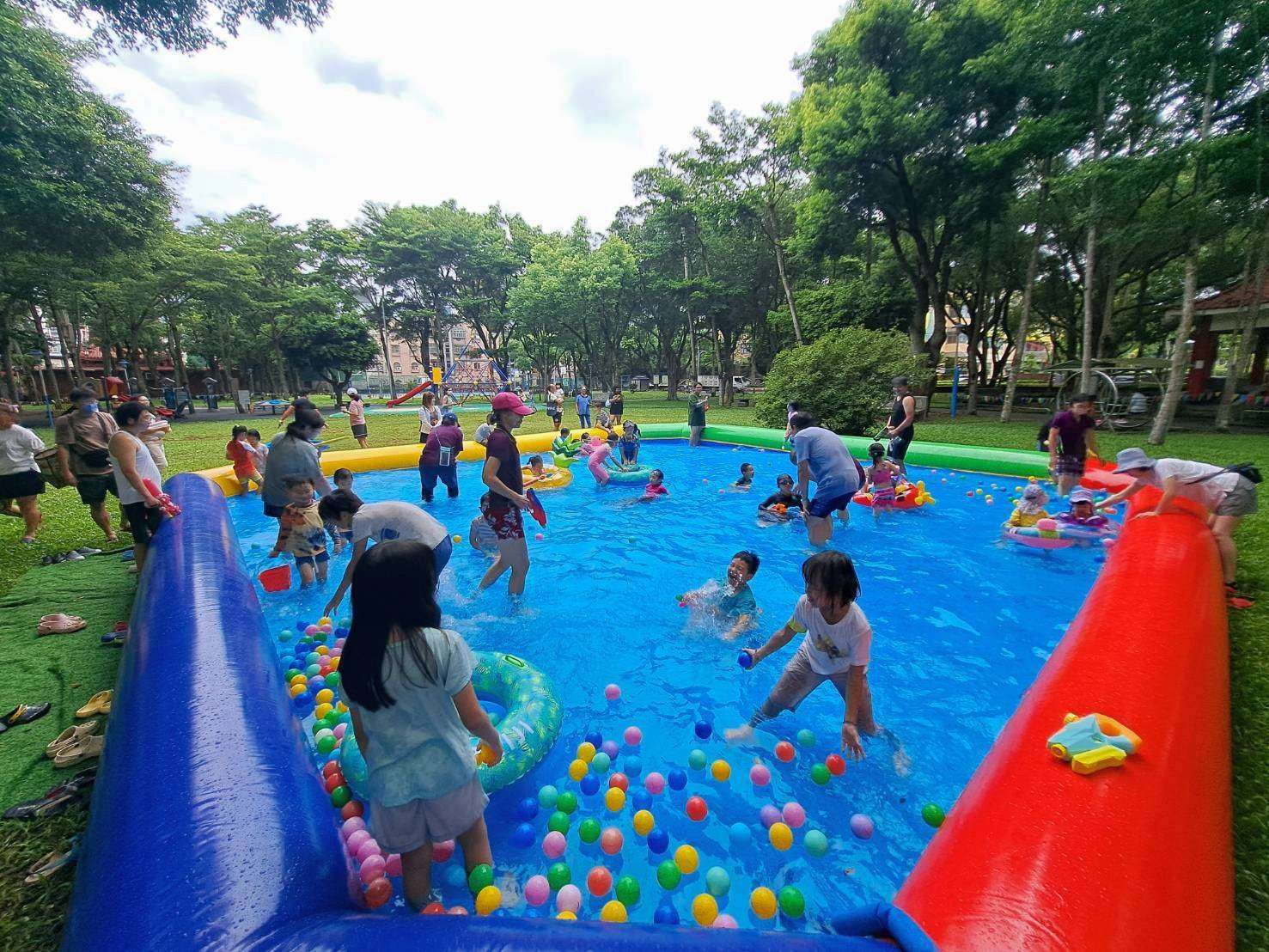 坪頂消防帶你安全玩水 指導救生圈拋擲技巧 897470 0