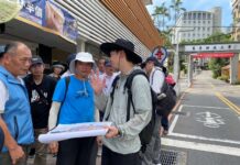 桃捷棕線拚121年通車 桃園捷工局頂烈日步行11公里踏勘