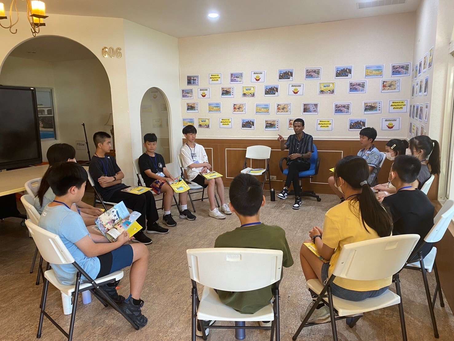 桃園教育局外師營隊活動登場 國中小學子學習英語充實暑假回憶