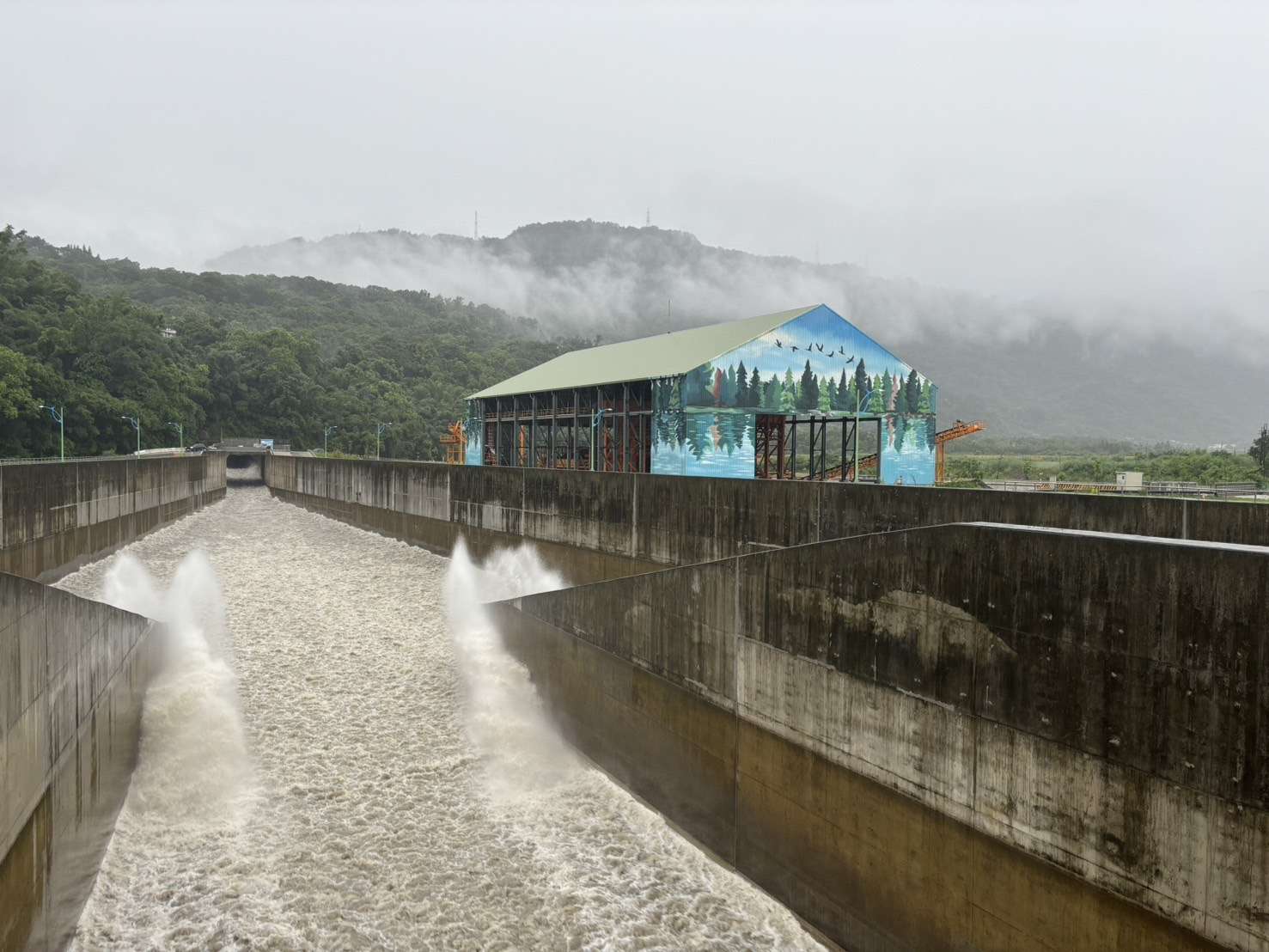 凱米颱風挾豪雨侵台 北水分署啟用石門水庫阿姆坪防淤隧道 S 19587081