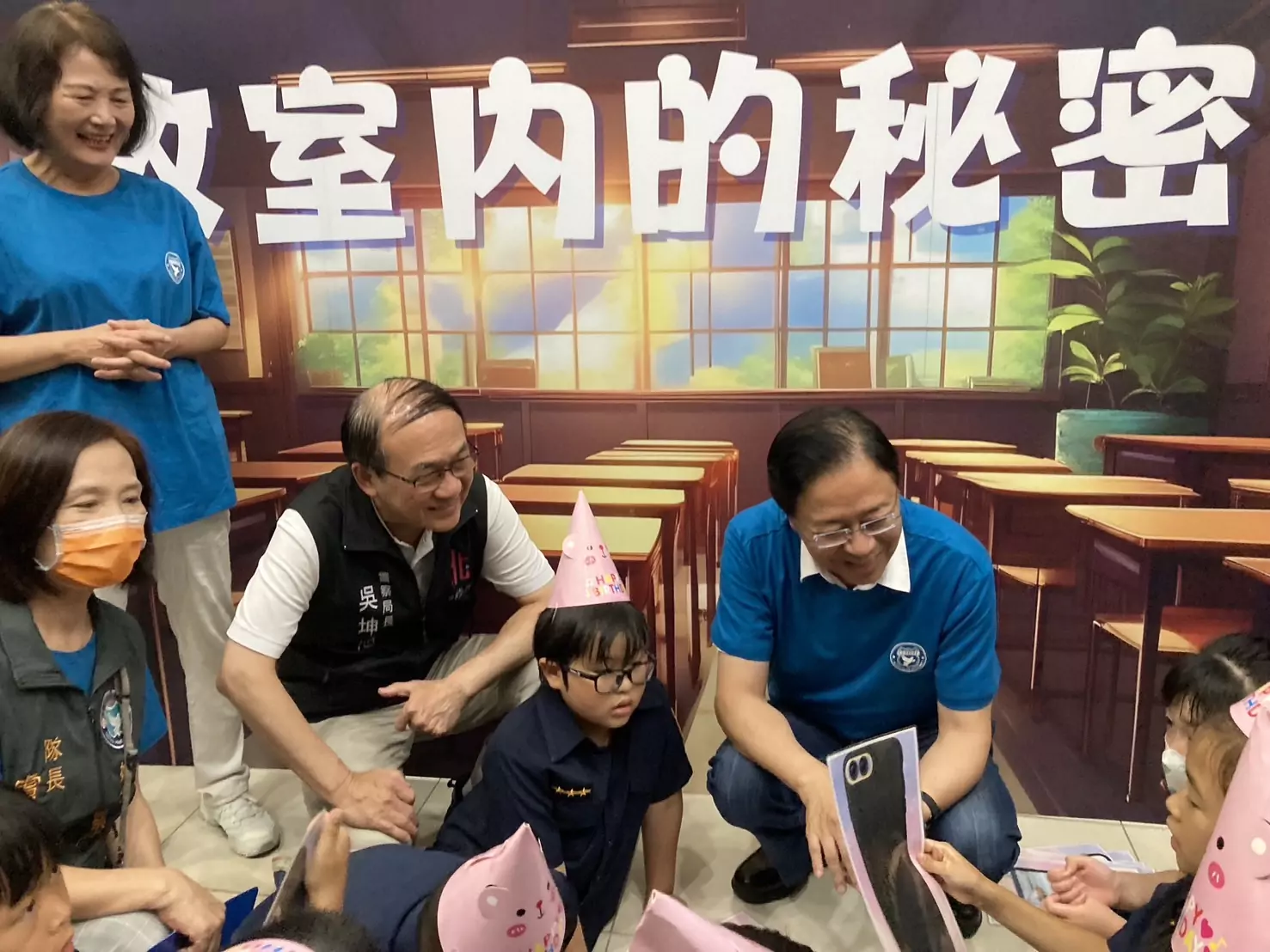 一日小警察體驗營 張善政變身關主陪孩子一起「破案」 S 3760302