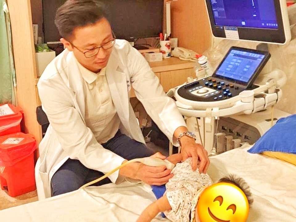 嬰兒髖關節鬆動 北榮桃分院專業診斷讓爸媽安心 S 5275672 0 0