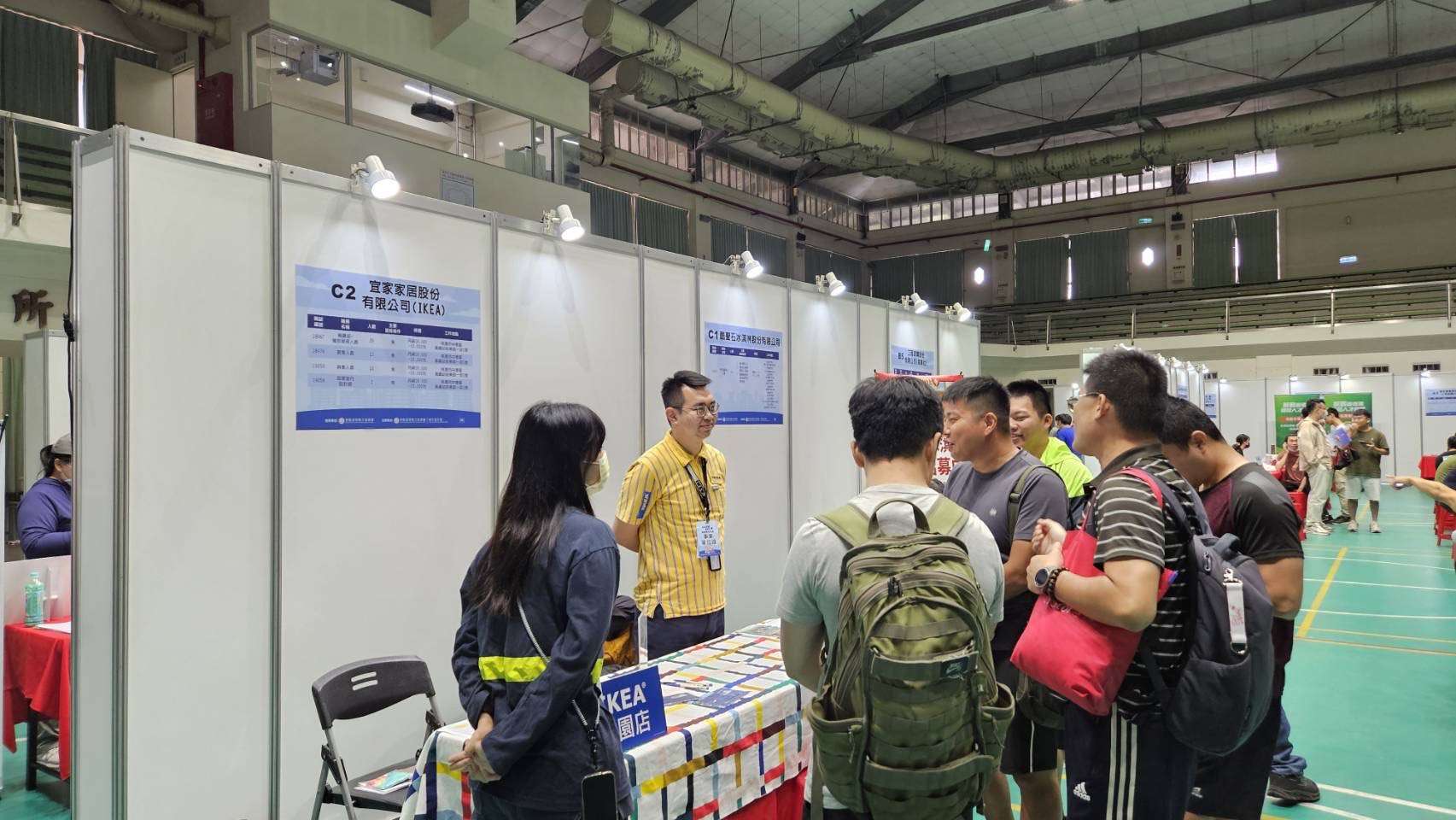 桃竹苗分署徵才活動吸引300求職青年 近千職缺等你挑戰 S 77111410