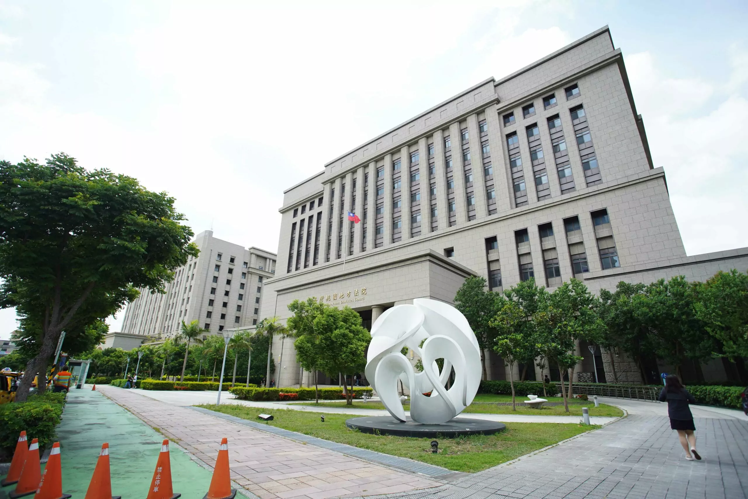桃園忠貞市場越南法國麵包食物中毒案 一審判決出爐 同案兩樣情!鄭文燦同案被告楊兆麟維持千萬交保裁定