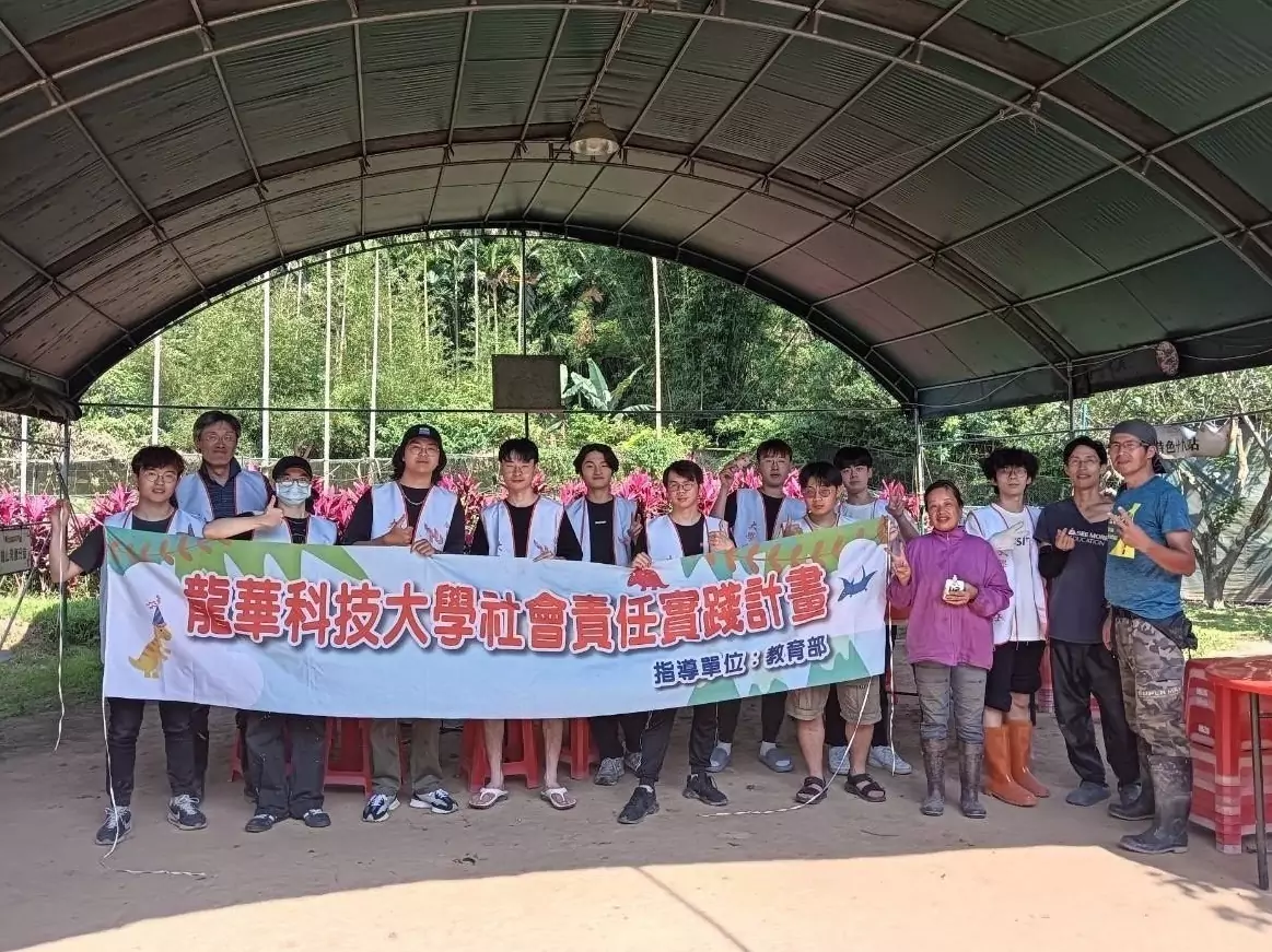 龍華科大攜手龜山在地社區 復育風尾坑螢火蟲 龍華科大攜手龜山在地社區 復育風尾坑螢火蟲