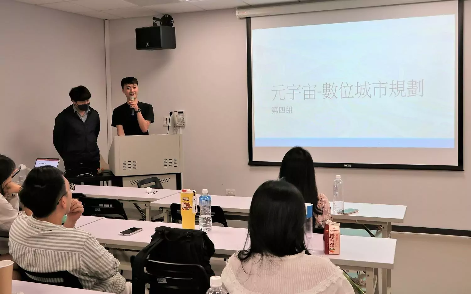 桃園智發會盼結合元宇宙 提升市政效率 圖3、桃市府各局處同仁在元宇宙工作坊提出結合專業與創意的城市規劃。 0