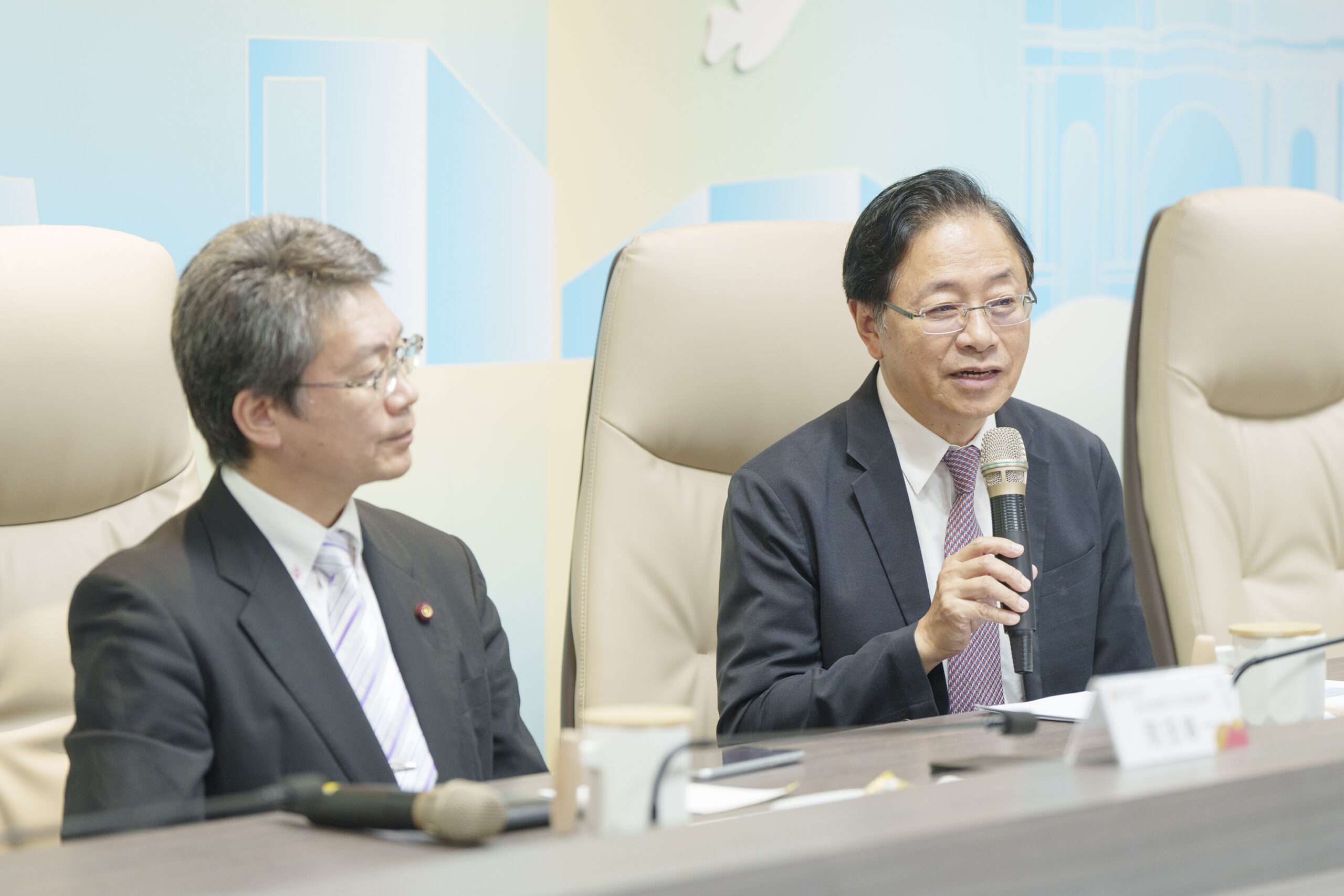 張善政與日本全國OB會交流 聚焦智慧農業 桃園市長張善政今30日於市府與日本全國年輕市議會OB會訪問團會面 0 scaled