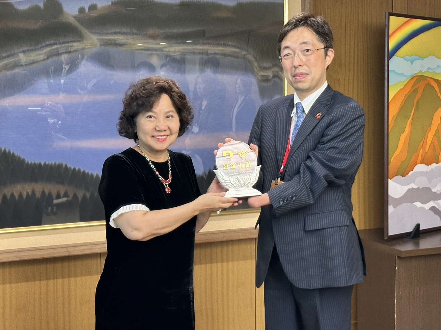 開南大學推半導體產業行政管理人才微學程 盼強化台日教育交流 熊本縣知事木村敬感謝開南大學的專業貢獻
