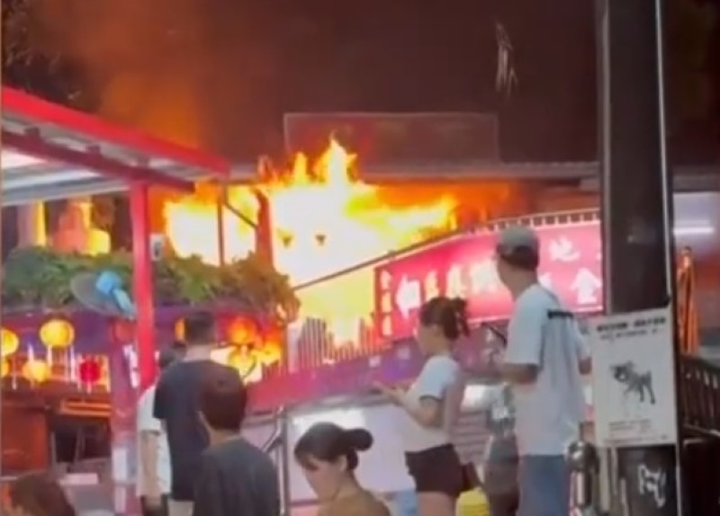 泡麵土地公廟遇祝融 神像毫髮無傷 泡麵土地公廟遇祝融 神像毫髮無傷