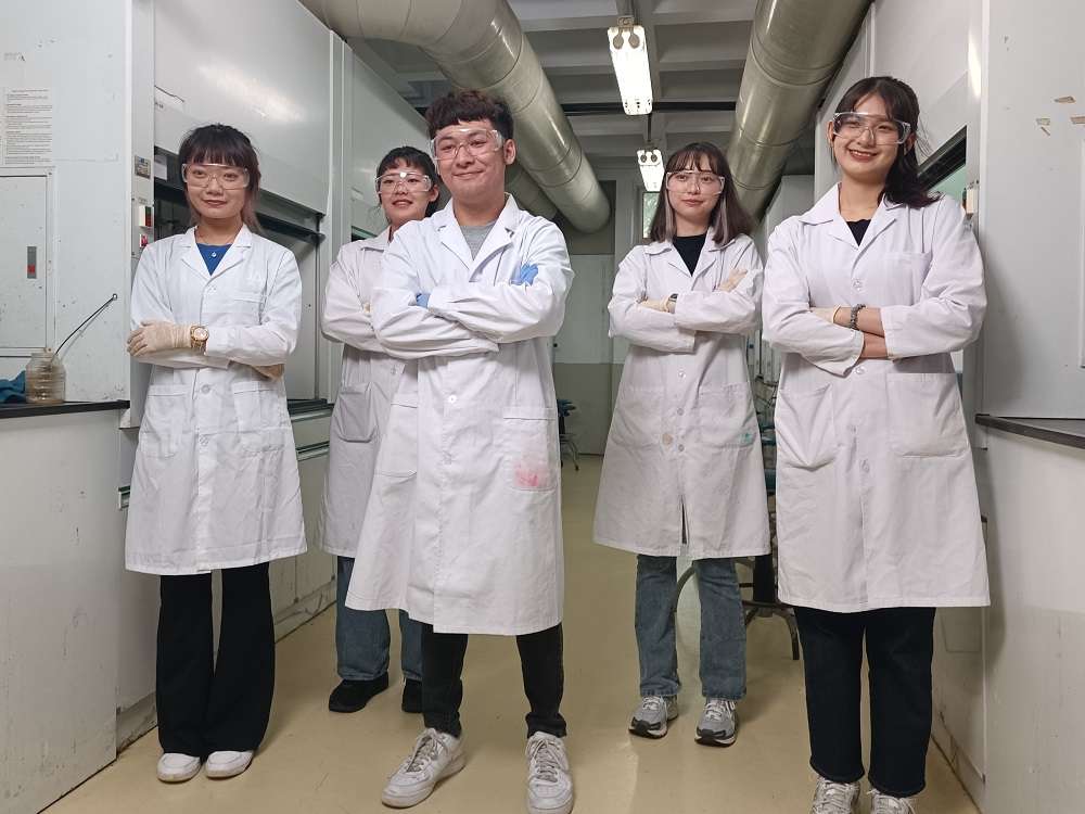 03 中原大學與新應材成立「半導體特用化學品研發共構實驗室」，打造中原特色的半導體 0