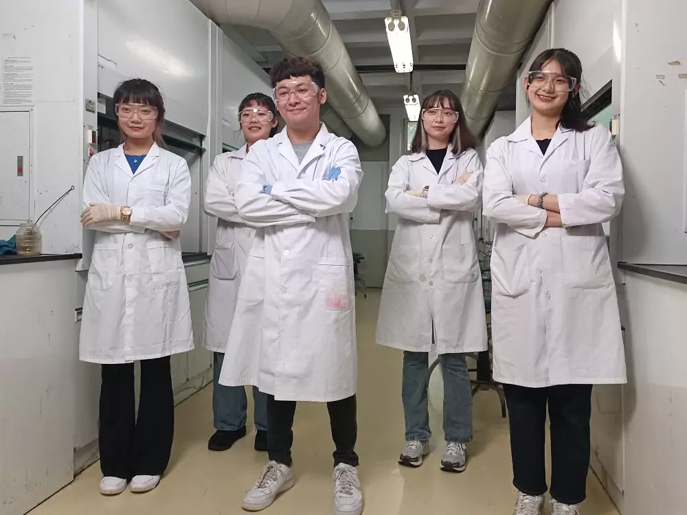 03 中原大學與新應材成立「半導體特用化學品研發共構實驗室」，打造中原特色的半導體 0