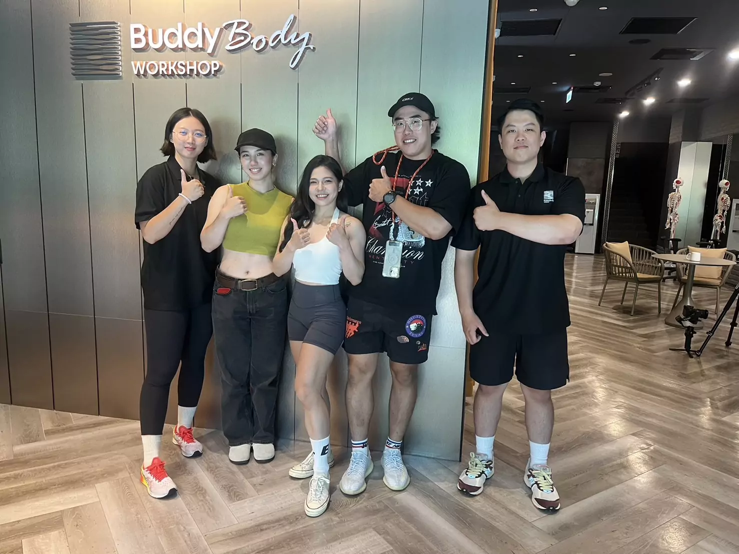 Buddy Body運動按摩x身心療癒 Treat your Body as your Buddy Buddy Body運動按摩x身心療癒 Treat your Body as your Buddy