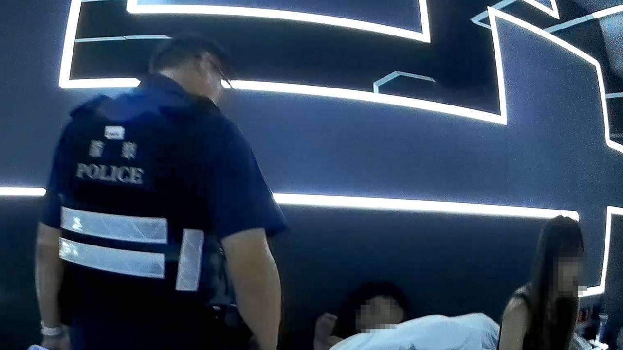 桃警臨檢汽車旅館 毒品通緝犯藏棉被下被逮 1919297
