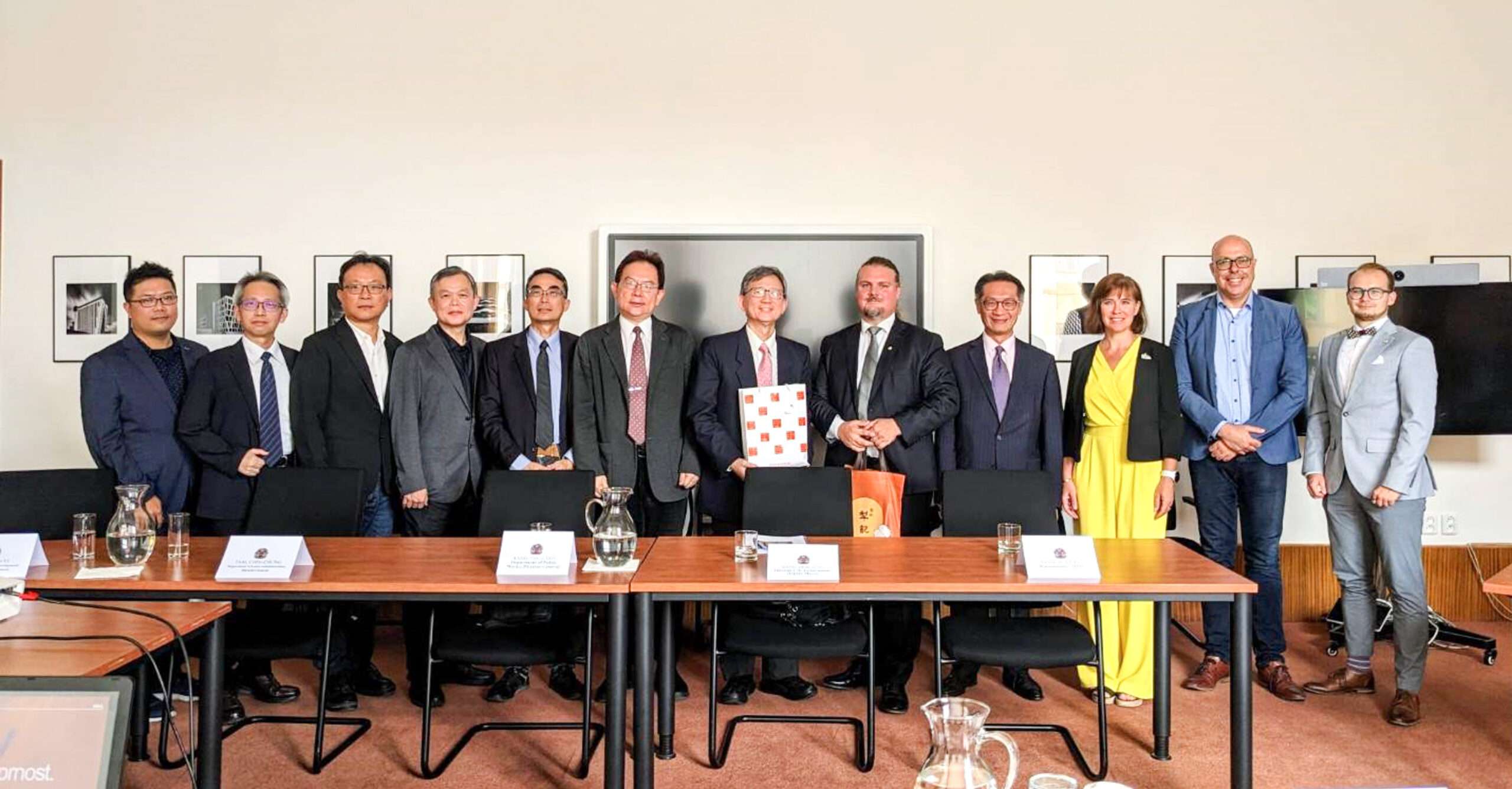 攜手打造智慧城市!王明鉅赴捷克布拉格交流治理經驗 20240805 458922 scaled