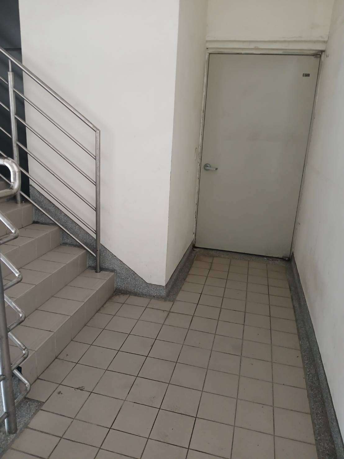 A9站樓梯間變街友之家?桃捷回應揭真相