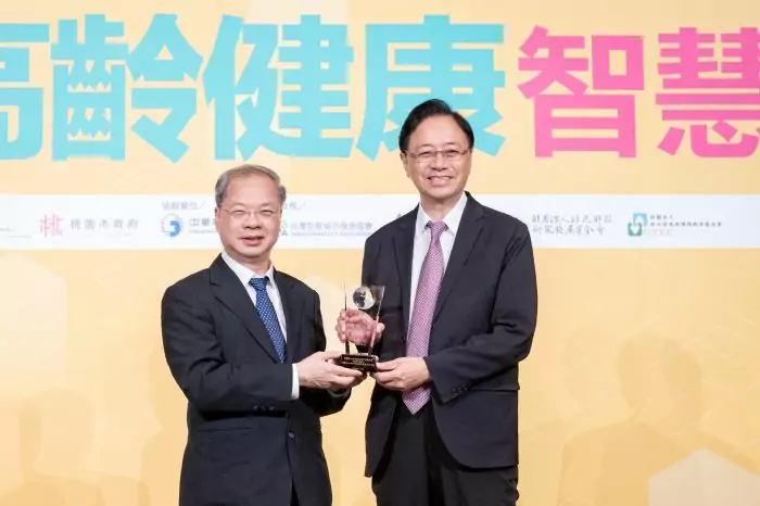 桃園AI技術應用成績斐然 張善政獲智慧城市卓越貢獻獎肯定 桃園AI技術應用成績斐然 張善政獲智慧城市卓越貢獻獎肯定