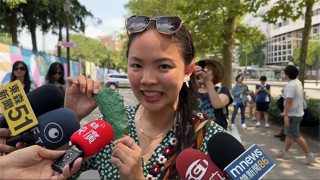 她舉台灣海報替麟洋配應援 遭小粉紅搶走