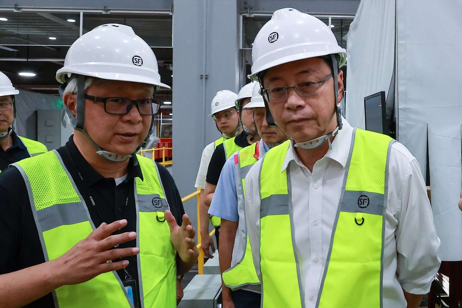 張善政參訪全自動化轉運中心 強調智慧物流助推投資 3 1