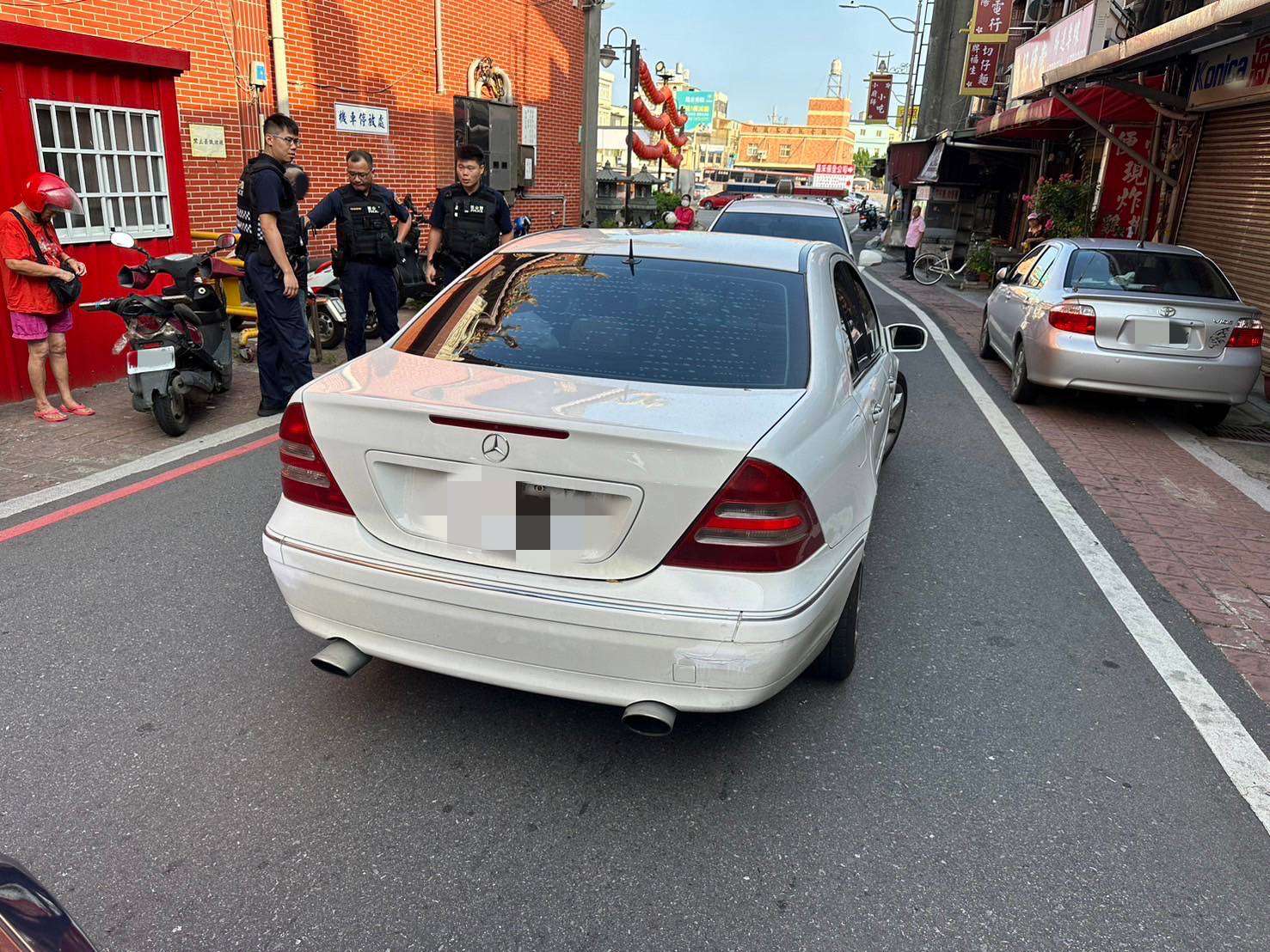 酒駕吊扣還不夠!男網購假車牌上路秒被AI抓包 397306