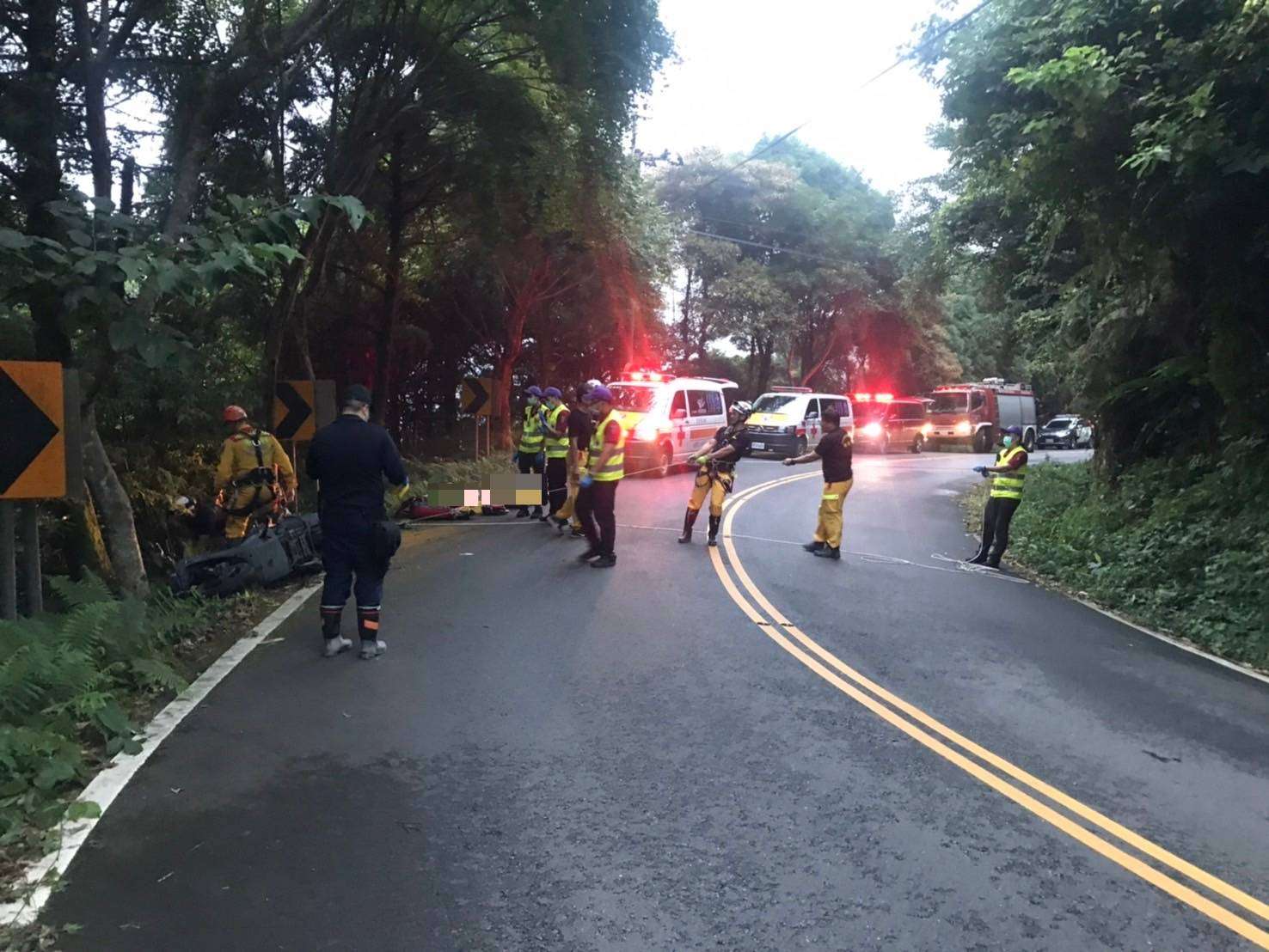 遊東眼山爆爭執!老父摔落溪谷亡 兒子遭依殺人罪嫌收押 424081 0
