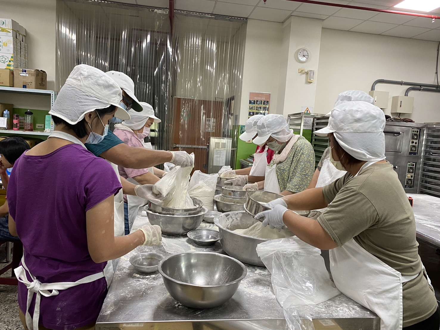 助身障學員開心過中秋 路得啟智學園邀民眾買月餅做公益 46651