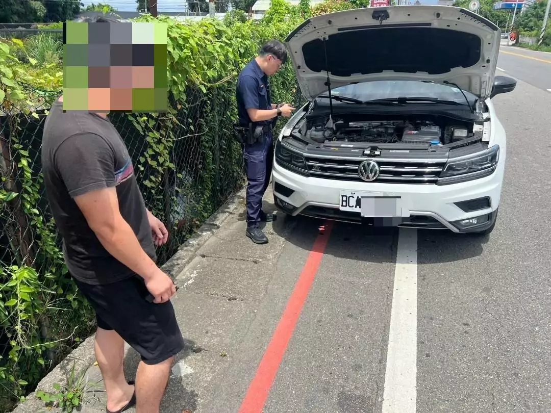 大膽掛假車牌上路 駕駛遭抓包下場慘曝 大膽掛假車牌上路 駕駛遭抓包下場慘曝