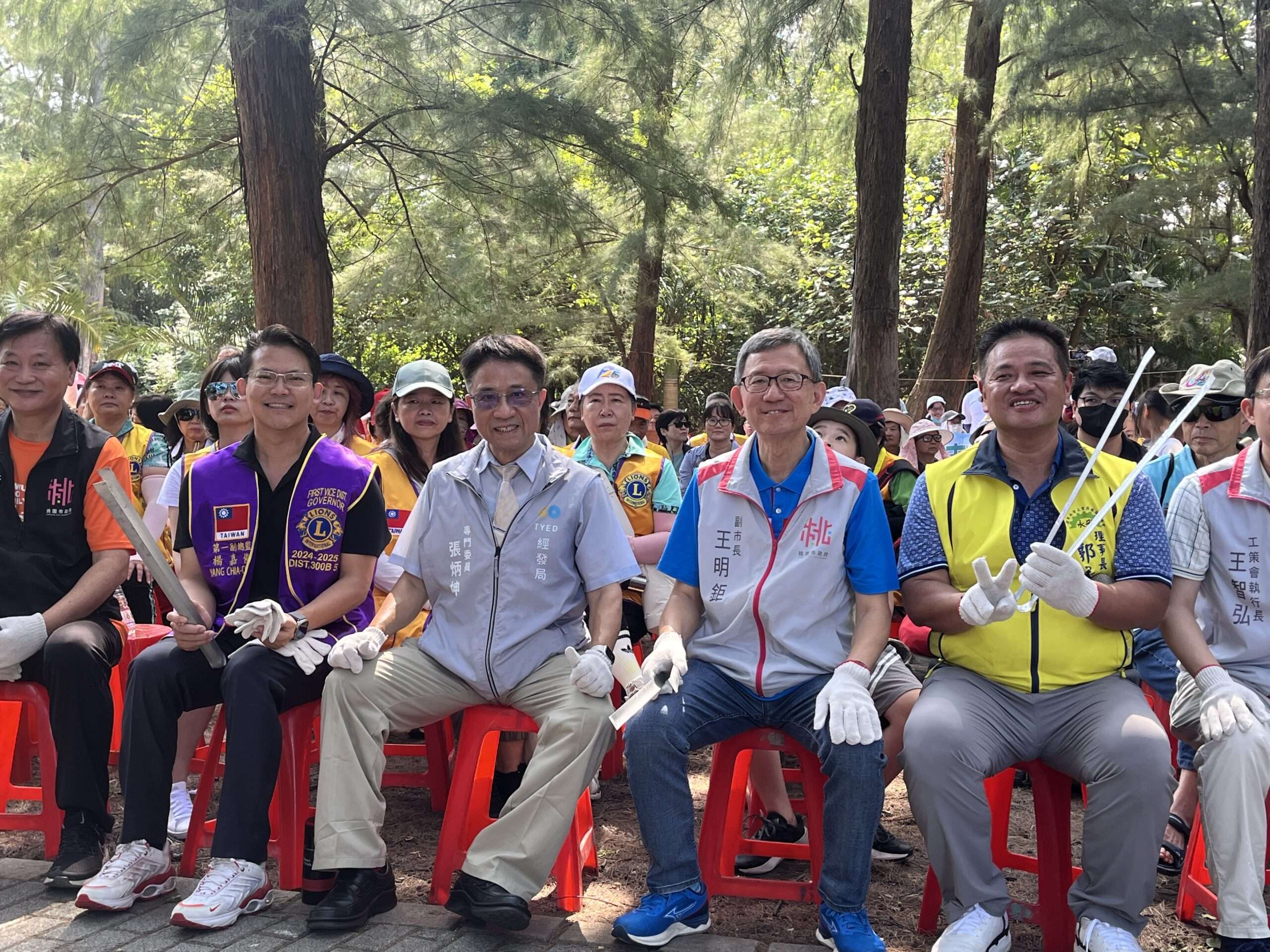 出席淨灘活動守護海岸風光 王明鉅:將打造最亮眼的濱海觀光廊帶 5596C9D4 8824 47A8 871C 349CAB2C3E91 scaled