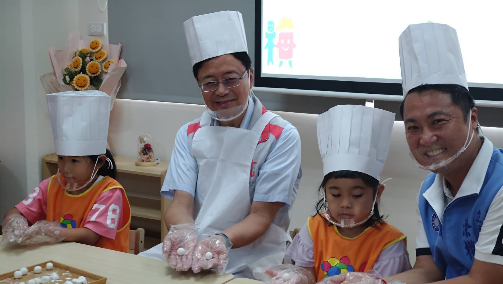 桃園市立楊梅幼兒園揭牌 張善政與幼童「滾圓賀開園」 855641 0