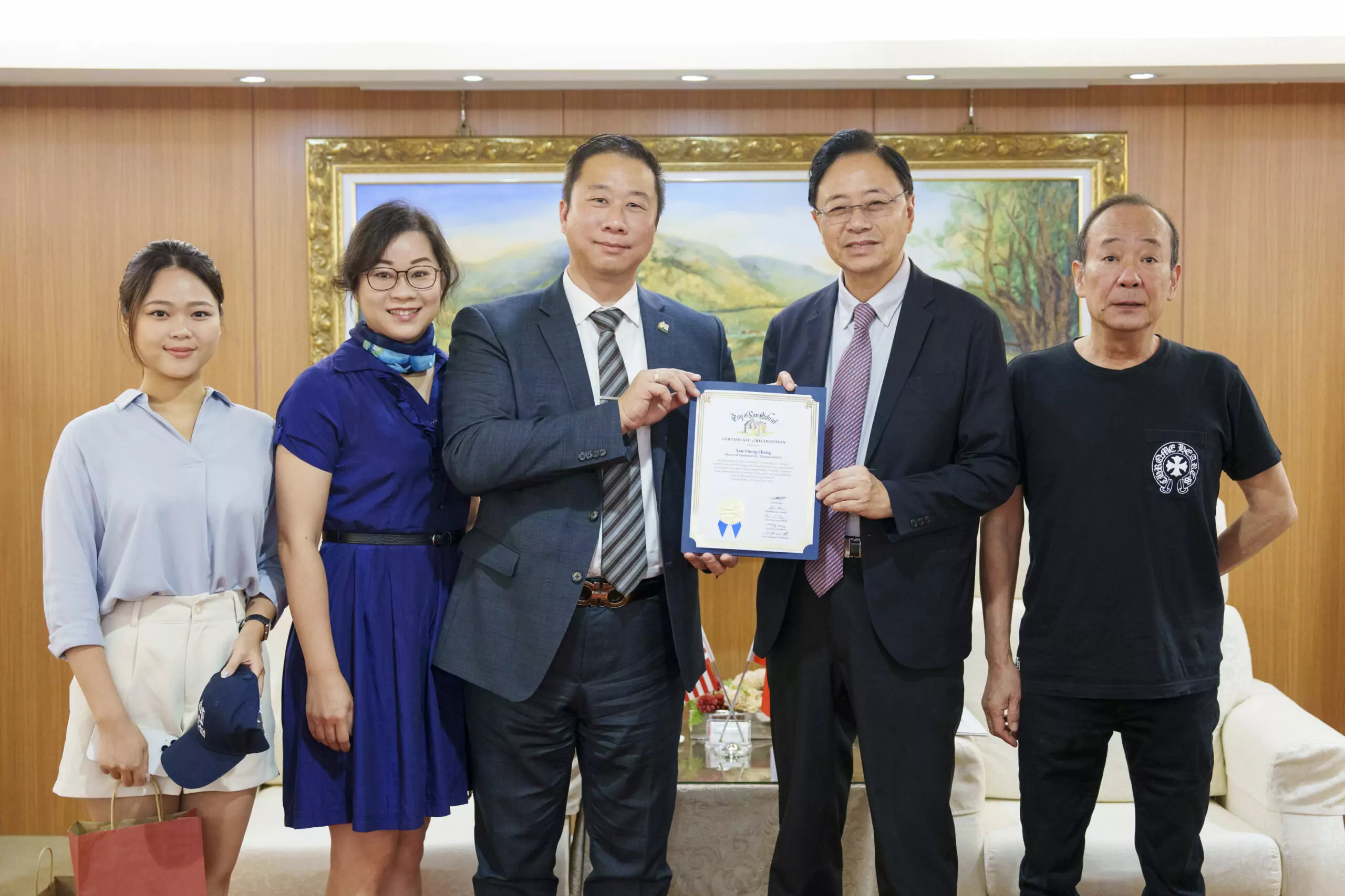 張善政會見美加州聖蓋博市長 交流智慧城市及社宅政策 張善政會見美加州聖蓋博市長 交流智慧城市及社宅政策