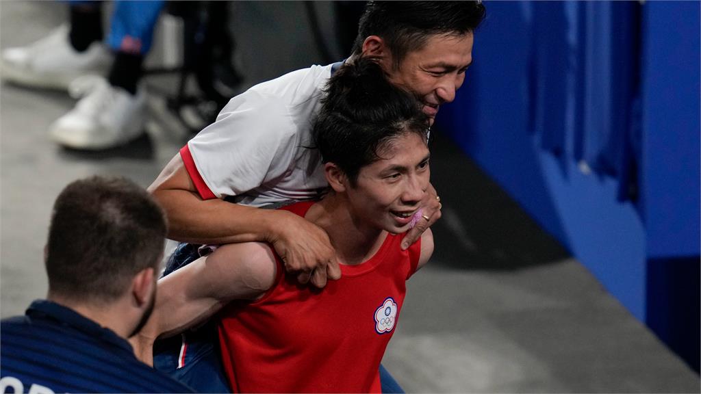 林郁婷奪金與賴清德視訊 曝賽後揹教練原因