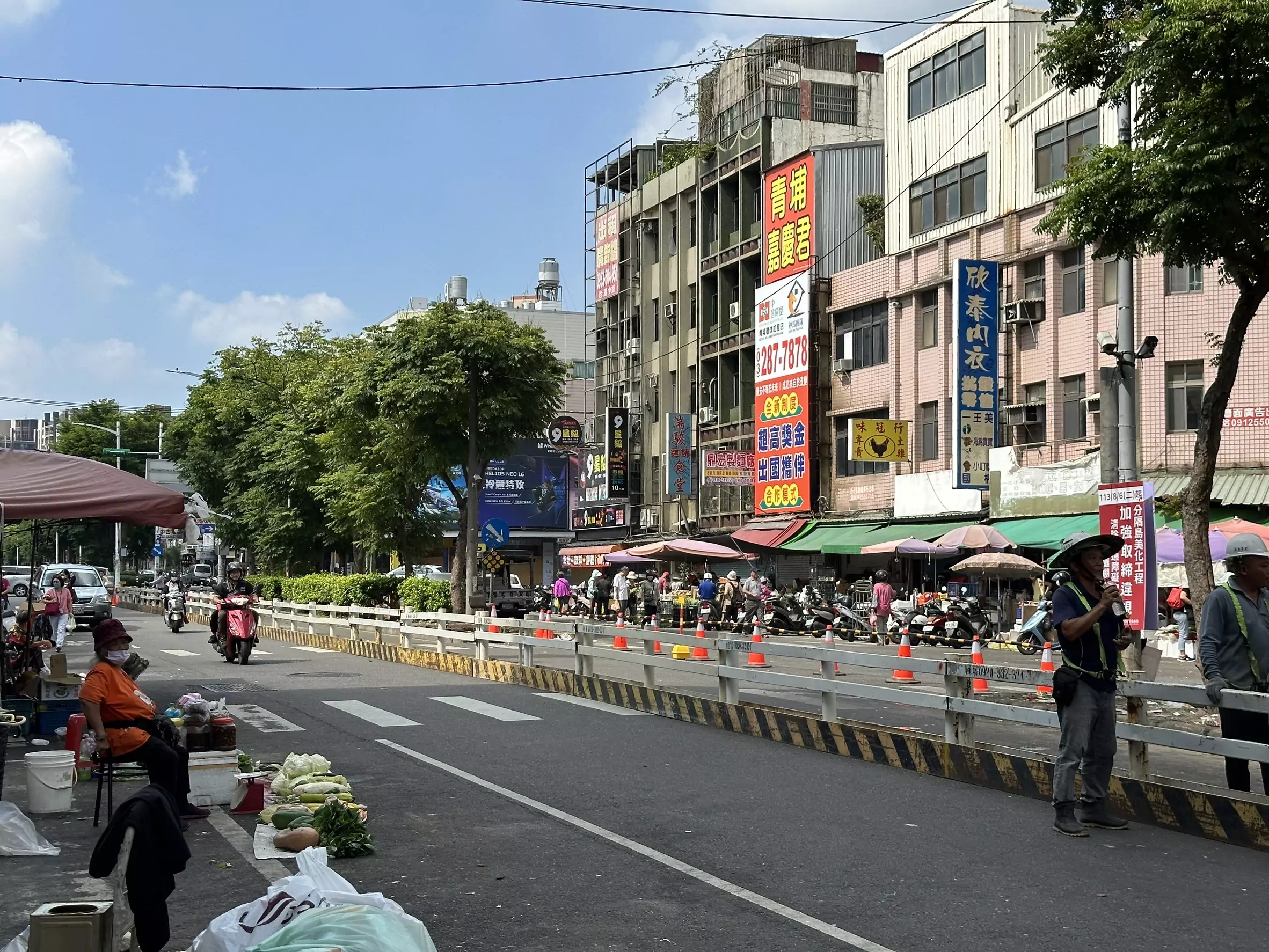 桃市府啟動新明市場周邊美化工程 封閉明德路車道加強違規取締 桃市府啟動新明市場周邊美化工程 封閉明德路車道加強違規取締