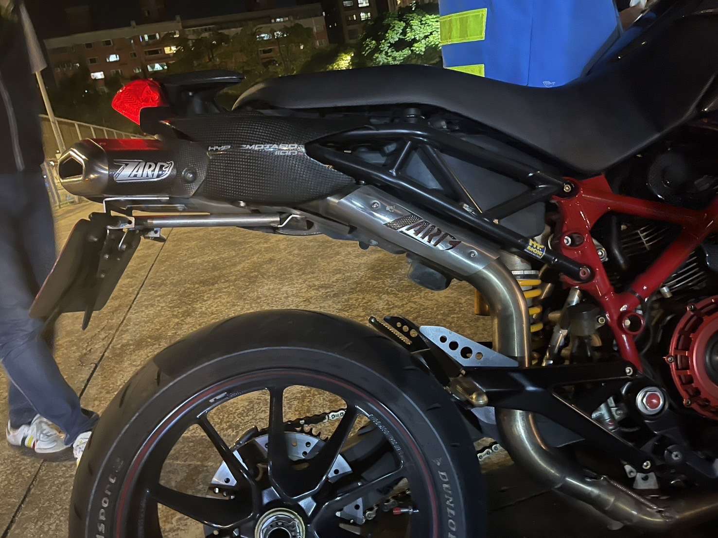 環警監出擊取締改裝噪音車 無照男花20萬改車超標遭開罰 S 18923525