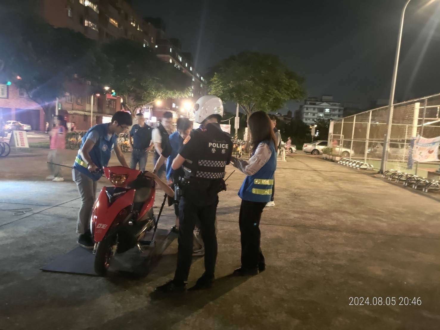 環警監出擊取締改裝噪音車 無照男花20萬改車超標遭開罰 S 18923527