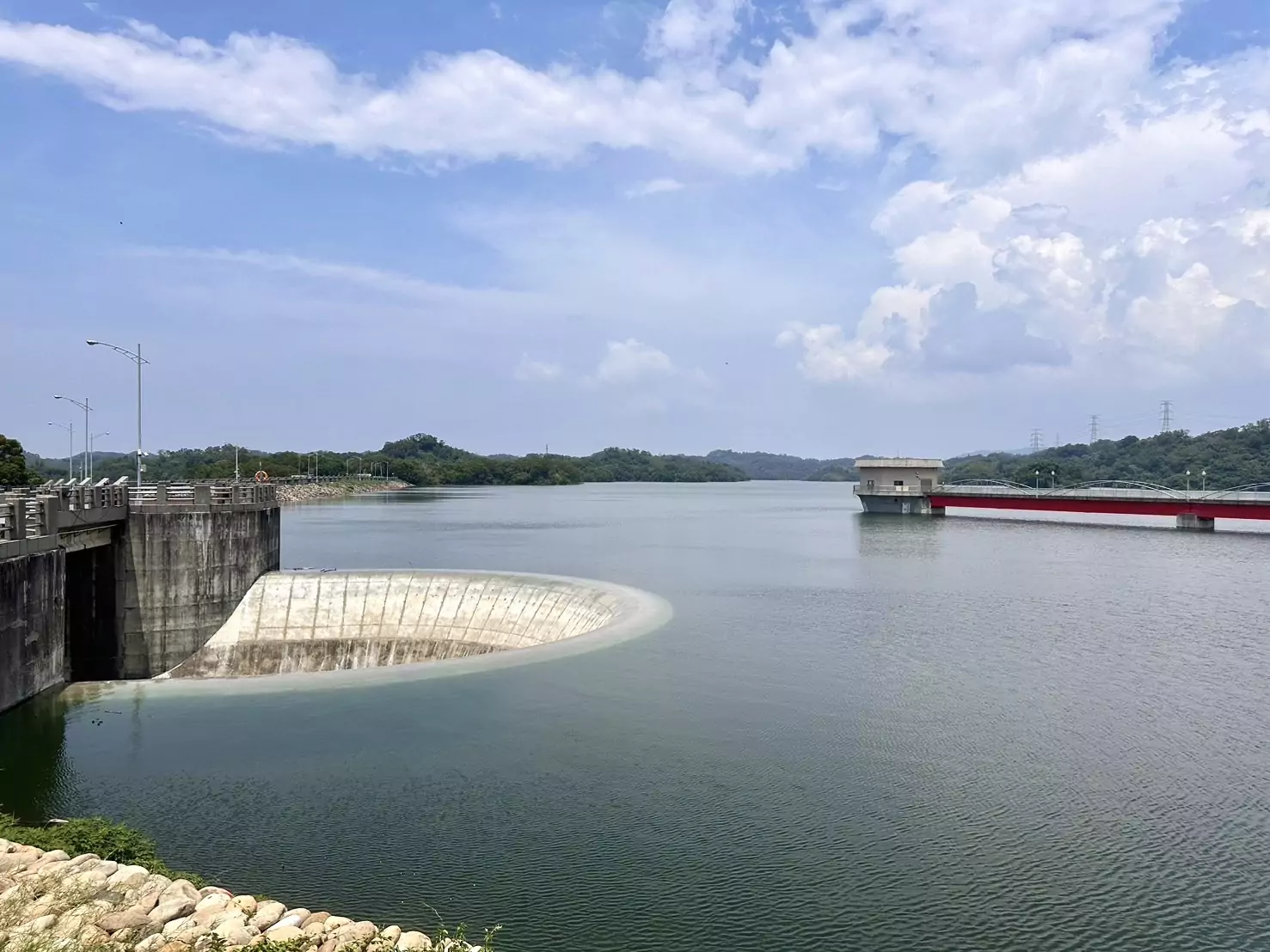 寶二水庫溢洪道加高完成 蓄水量增加提升供水穩定性 寶二水庫溢洪道加高完成 蓄水量增加提升供水穩定性